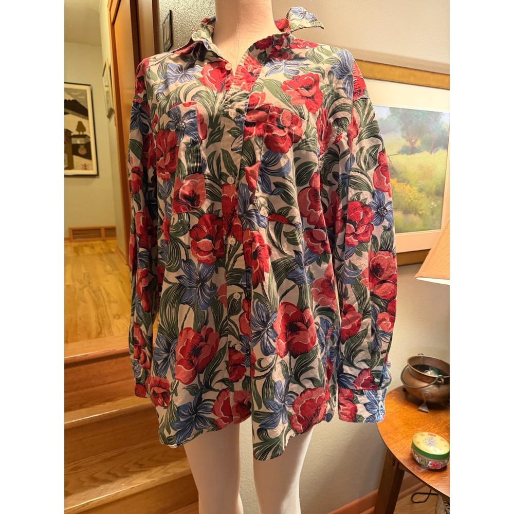 Vintage Banana Republic long sleeve button up shirt with floral design
